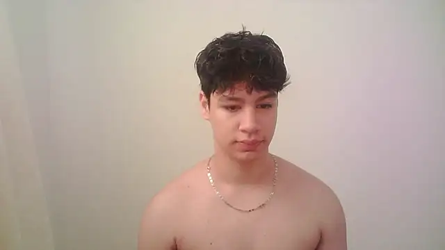 Snapshot of zeus_181 chatting on 05-06-26, 03:05 zeus 181 online show from 05-06-26, 03:05