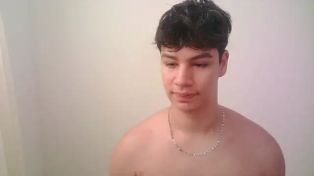 Snapshot of zeus_181 chatting on 06-17-26, 07:35 zeus 181 online show from 06-17-26, 07:35