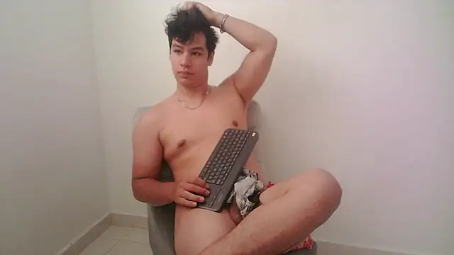 Snapshot of zeus_181 chatting on 07-21-26, 12:17 zeus 181 online show from 07-21-26, 12:17