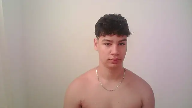 Snapshot of zeus_181 chatting on 05-31-26, 12:44 zeus 181 online show from 05-31-26, 12:44