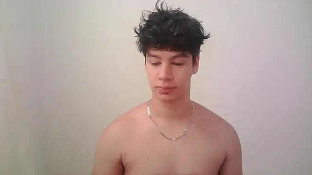 Snapshot of zeus_181 chatting on 05-20-26, 02:36 zeus 181 online show from 05-20-26, 02:36