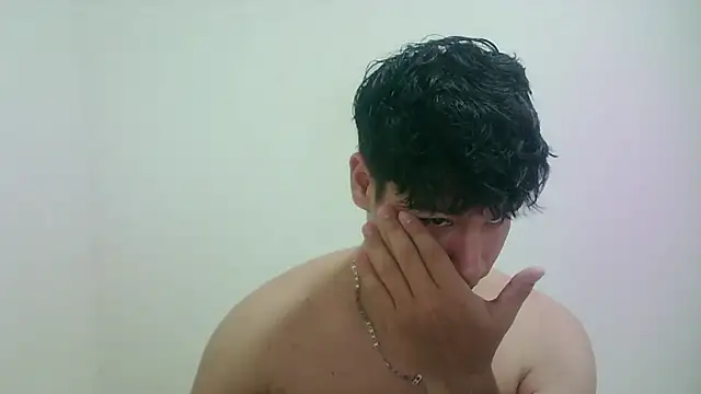 Snapshot of zeus_181 chatting on 05-01-26, 01:43 zeus 181 online show from 05-01-26, 01:43