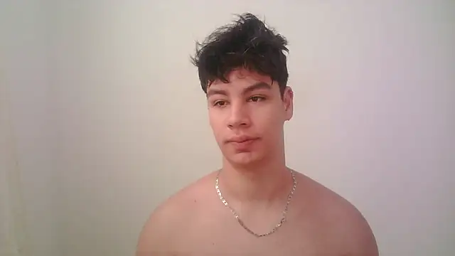 Snapshot of zeus_181 chatting on 06-13-26, 01:31 zeus 181 online show from 06-13-26, 01:31