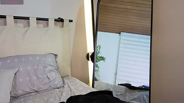 ashly jones  online show from 04-11-26, 04:31