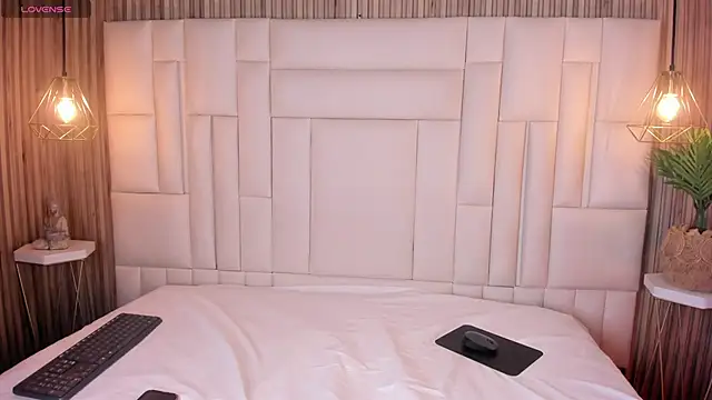 LovelyEyesx online show from 04-17-26, 05:05