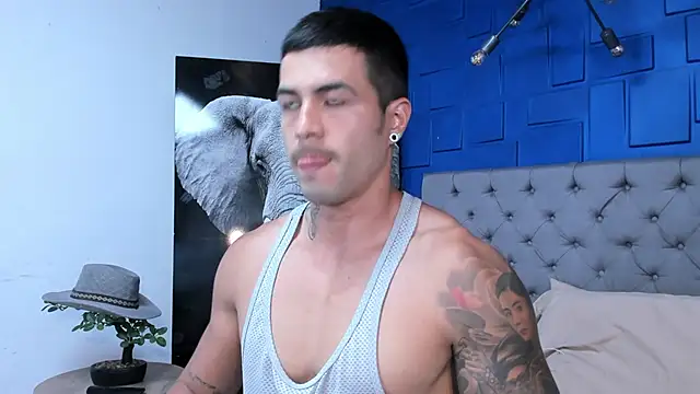 Snapshot of andres-clark92 chatting on 09-18-25, 06:11 andres-clark92 online show from 09-18-25, 06:11