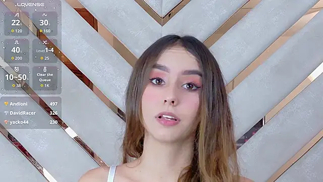 Snapshot of Sarah-Grace chatting on 06-16-26, 01:05 Sarah-Grace online show from 06-16-26, 01:05