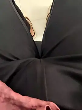 Snapshot of ddllrr224 chatting on 11-05-25, 05:32 ddllrr224 online show from 11-05-25, 05:32