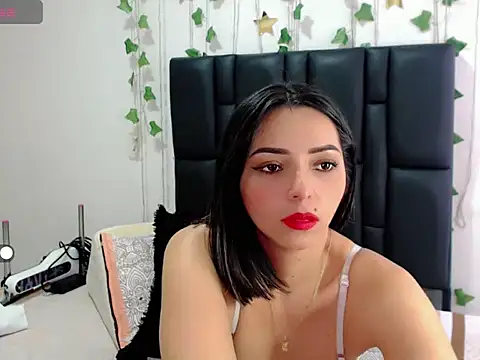 sara arias00 online show from 10-06-25, 01:12