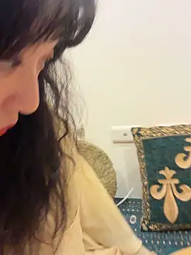 Snapshot of Etherealcat33 chatting on 12-17-25, 04:12 Etherealcat33 online show from 12-17-25, 04:12