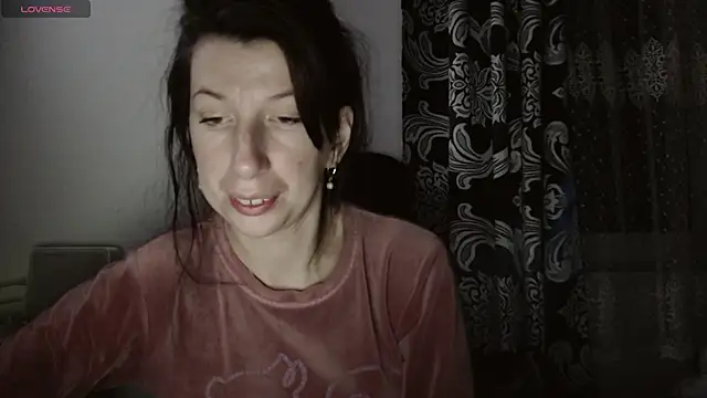 RosieHayes online show from 11-28-25, 03:34