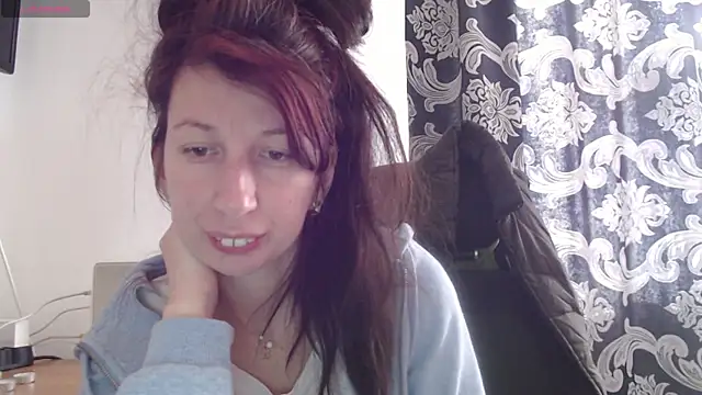 RosieHayes online show from 11-15-25, 09:02