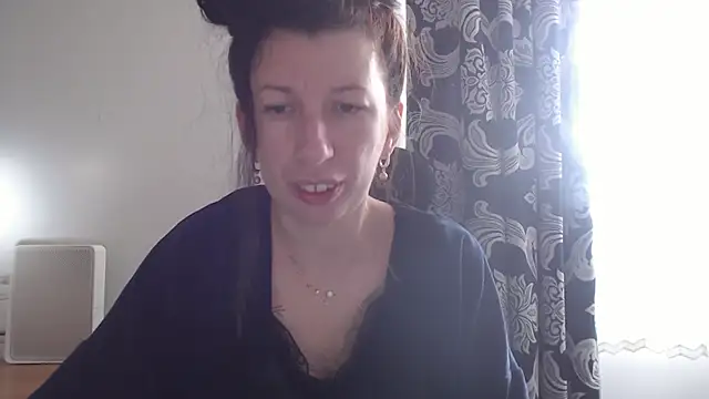 RosieHayes online show from 11-26-25, 08:36