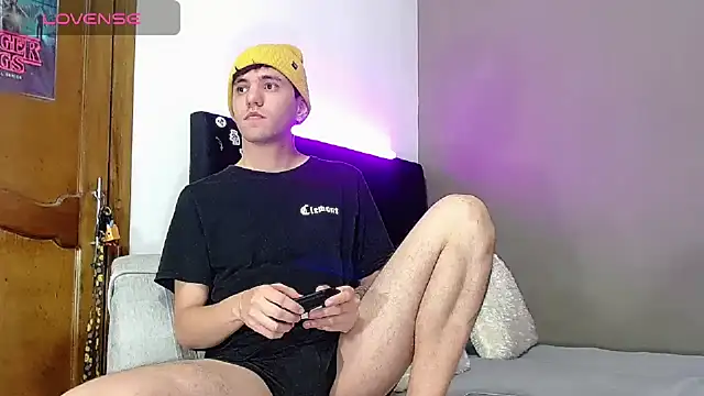 Matteo12  online show from 03-28-26, 04:13