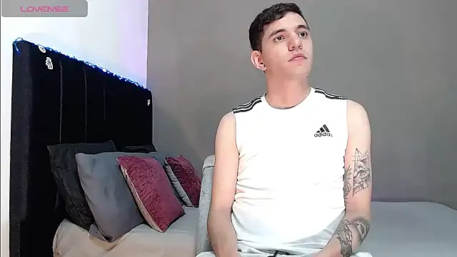 Matteo12  online show from 01-10-26, 04:30