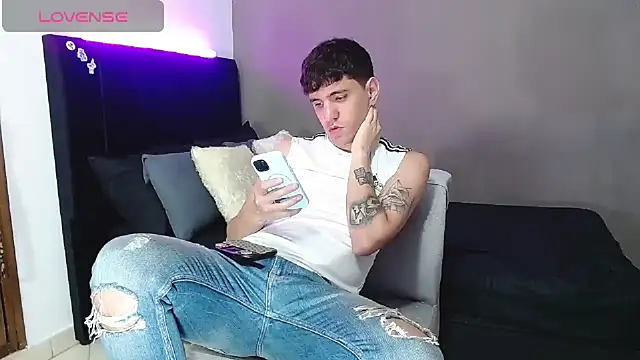 Matteo12  online show from 03-10-26, 12:47