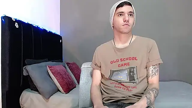 Matteo12  online show from 01-12-26, 03:46