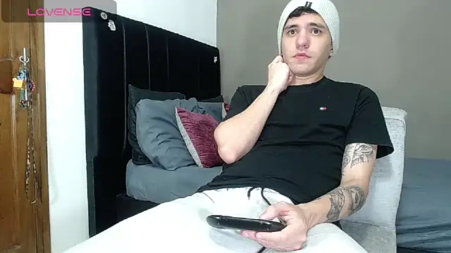 Matteo12  online show from 02-08-26, 12:52