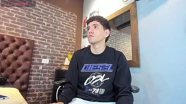 Matteo12  online show from 10-23-25, 03:05