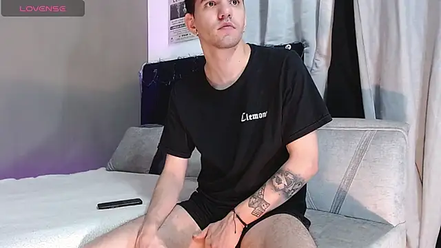 Matteo12  online show from 11-30-25, 09:10