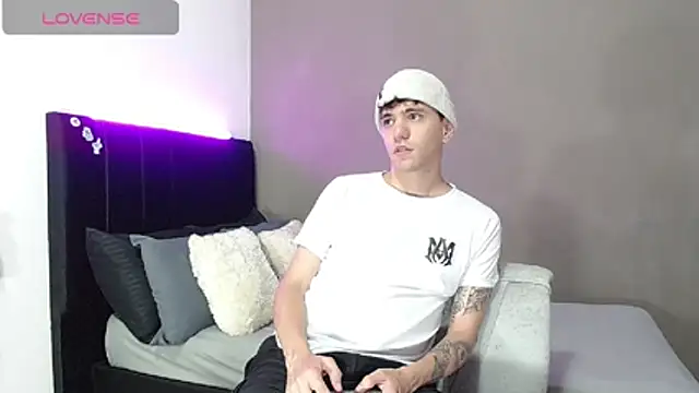 Matteo12  online show from 03-17-26, 02:03