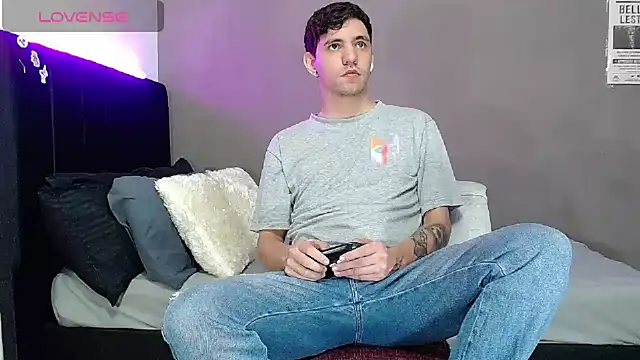 Matteo12  online show from 03-26-26, 09:07