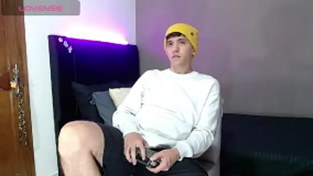 Matteo12  online show from 03-07-26, 02:40