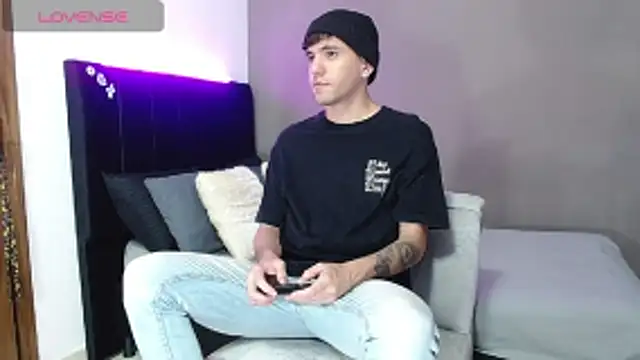 Matteo12  online show from 03-11-26, 03:55