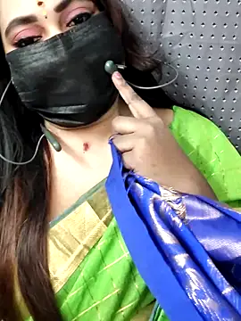 Snapshot of Cutie_nila26 chatting on 10-27-25, 05:41 Cutie nila26 online show from 10-27-25, 05:41