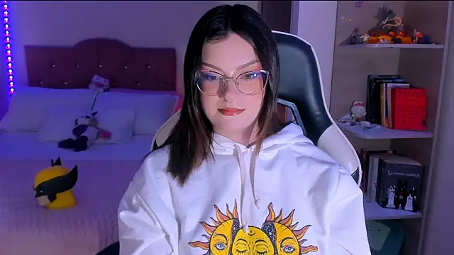 OphelianaRose33 online show from 02-12-26, 10:42