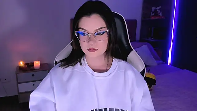 OphelianaRose33 online show from 09-09-25, 10:52