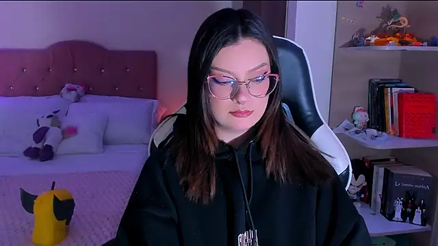 OphelianaRose33 online show from 02-16-26, 07:45