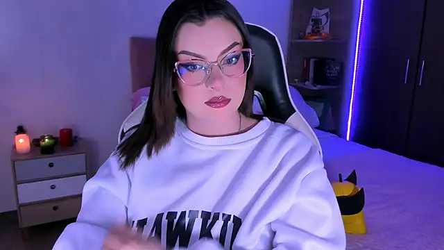 OphelianaRose33 online show from 11-17-25, 08:02