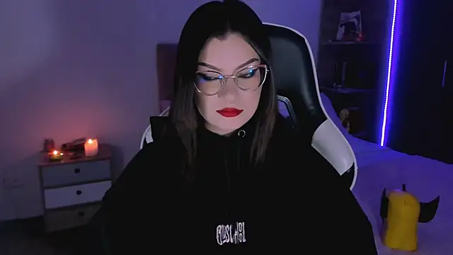 OphelianaRose33 online show from 10-09-25, 09:37