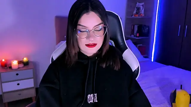 OphelianaRose33 online show from 10-25-25, 11:16