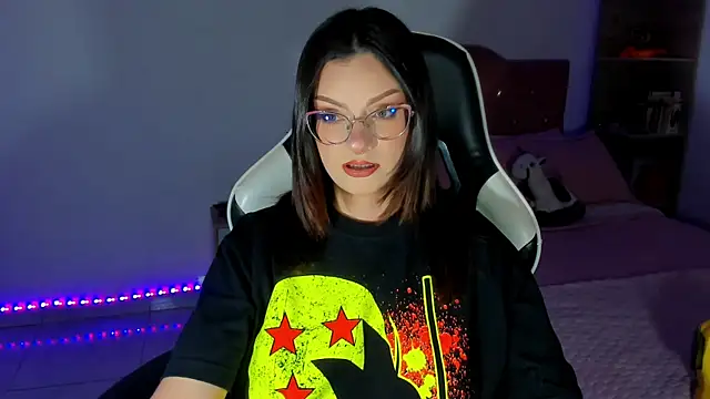 OphelianaRose33 online show from 05-15-26, 05:11
