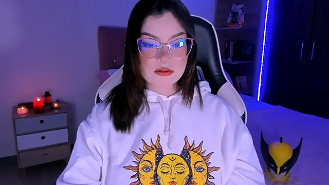 OphelianaRose33 online show from 11-25-25, 10:32