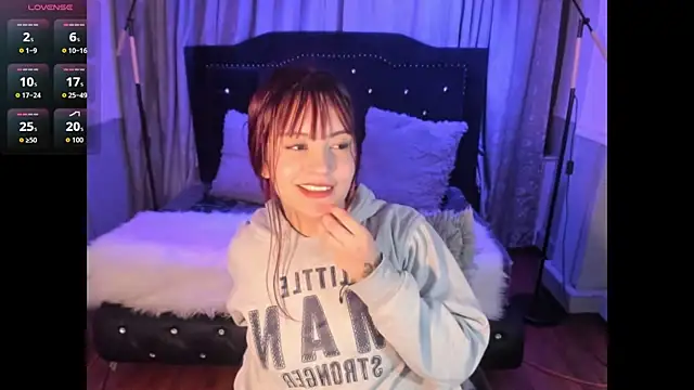 Snapshot of Jolie_price chatting on 10-21-25, 03:50 Jolie price online show from 10-21-25, 03:50