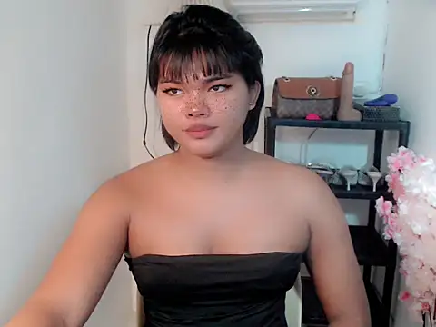 Snapshot of FROXXX21 chatting on 06-04-26, 08:57 FROXXX21 online show from 06-04-26, 08:57