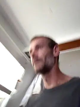 Hungwell1515 online show from 11-15-25, 05:50