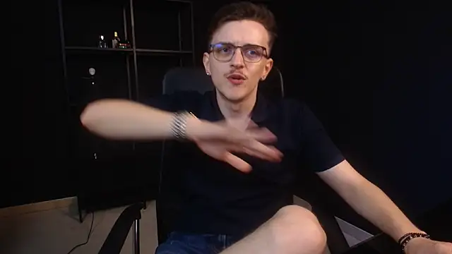Snapshot of FelixStarkk chatting on 06-10-26, 06:47 FelixStarkk online show from 06-10-26, 06:47
