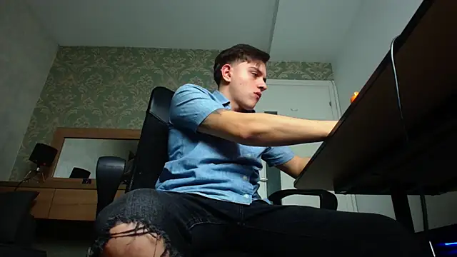 FelixStarkk online show from 10-17-25, 04:05
