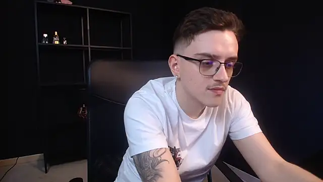 Snapshot of FelixStarkk chatting on 05-16-26, 10:36 FelixStarkk online show from 05-16-26, 10:36
