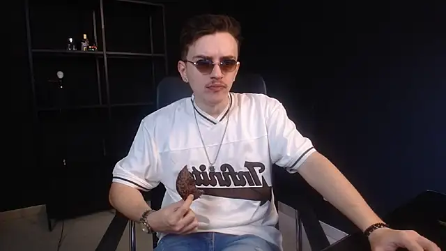 Snapshot of FelixStarkk chatting on 06-02-26, 06:13 FelixStarkk online show from 06-02-26, 06:13