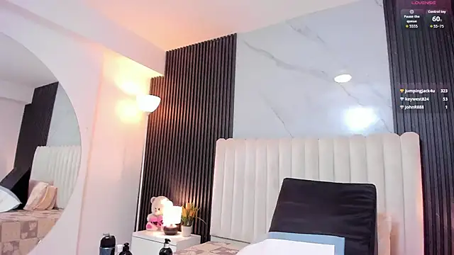 Samantha Claus online show from 09-14-25, 03:40