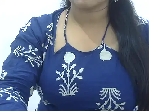 Snapshot of LIYO_ chatting on 06-03-26, 05:52 LIYO online show from 06-03-26, 05:52