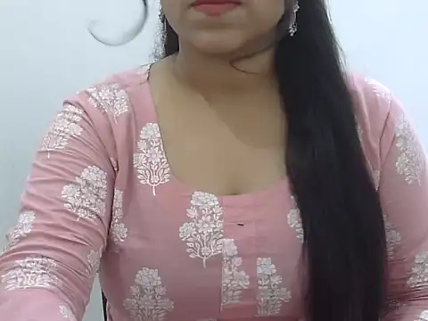 Snapshot of LIYO_ chatting on 06-27-26, 06:08 LIYO online show from 06-27-26, 06:08
