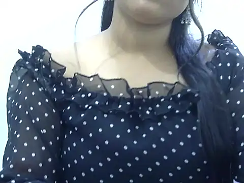 LIYO  online show from 04-18-26, 08:27