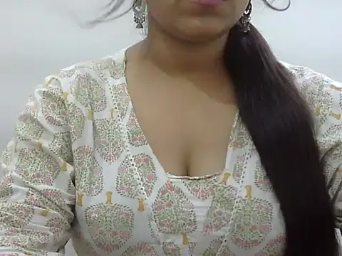 Snapshot of LIYO_ chatting on 05-25-26, 07:29 LIYO online show from 05-25-26, 07:29