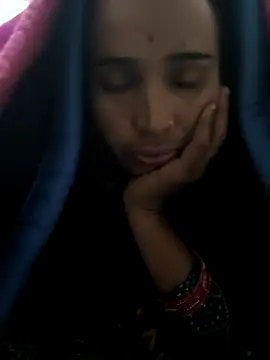 Hot raaani online show from 12-22-25, 02:39